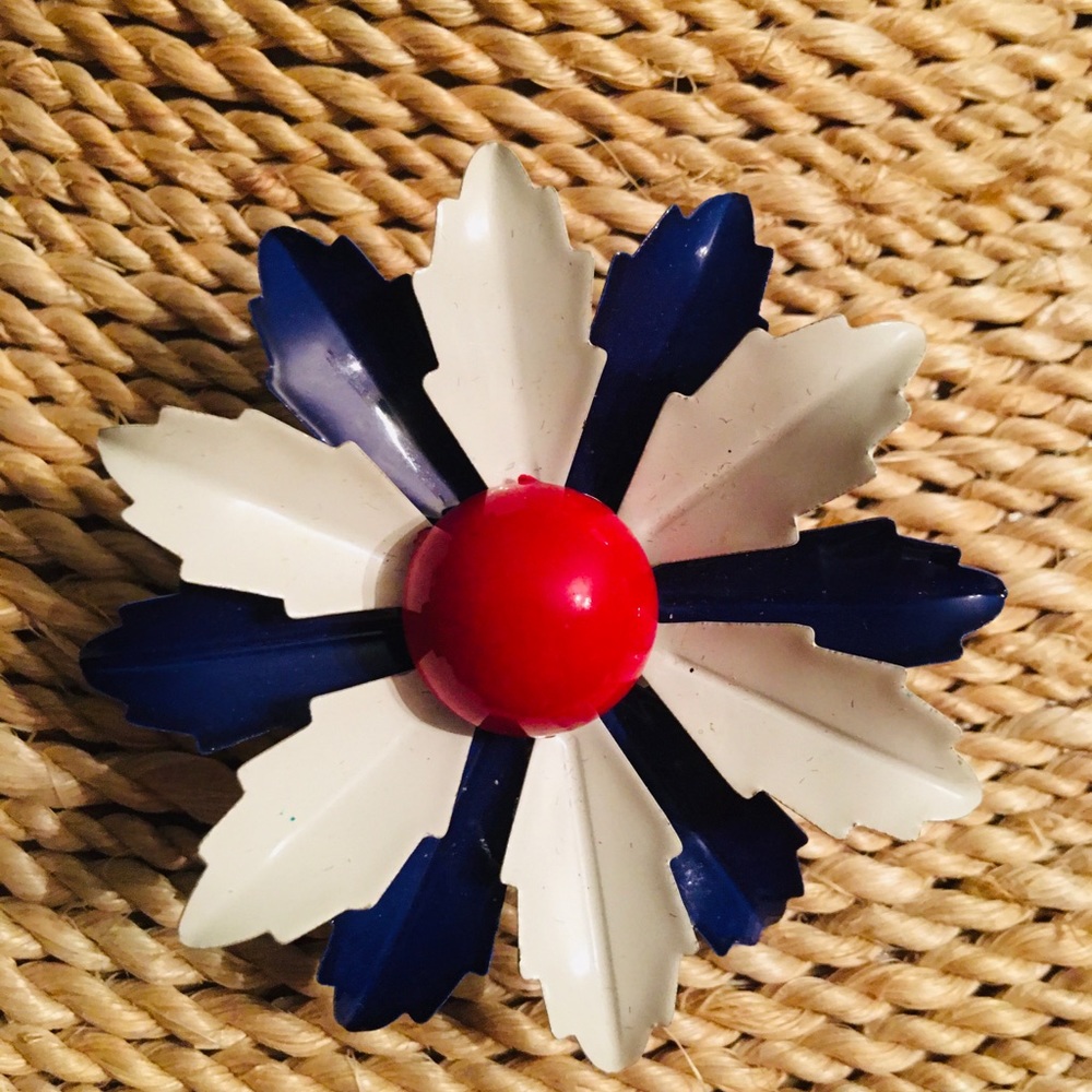Vintage 1960s Metal flower Brooch enamel Red White Blue - Picture 2 of 4